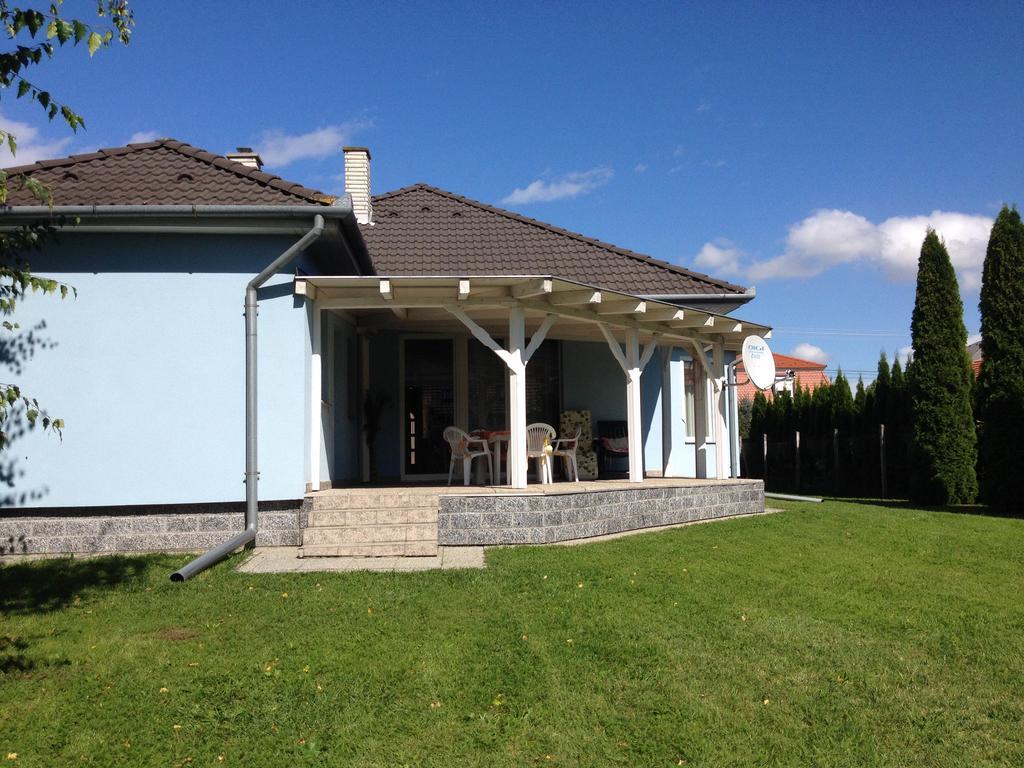 Marti Vendeghaz Villa Hegyko Ruang foto